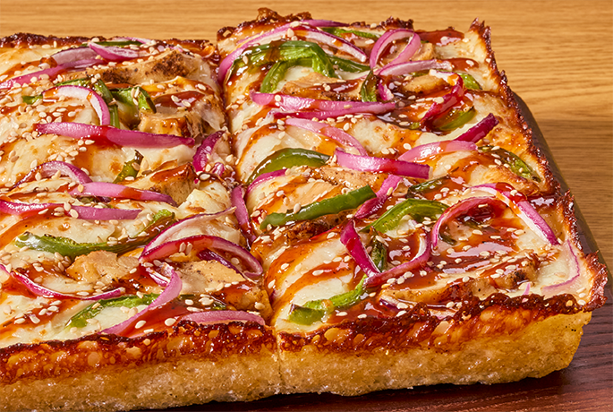 Asian Chicken Deep Dish Pizza | Hungry Howies